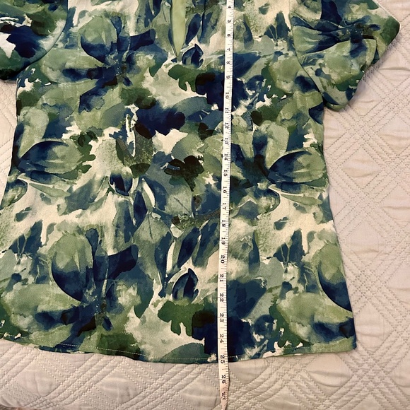 Green Blue Watercolor Blouse, NEVER WORN, Bubble sleeves, Size Small - Picture 5 of 8